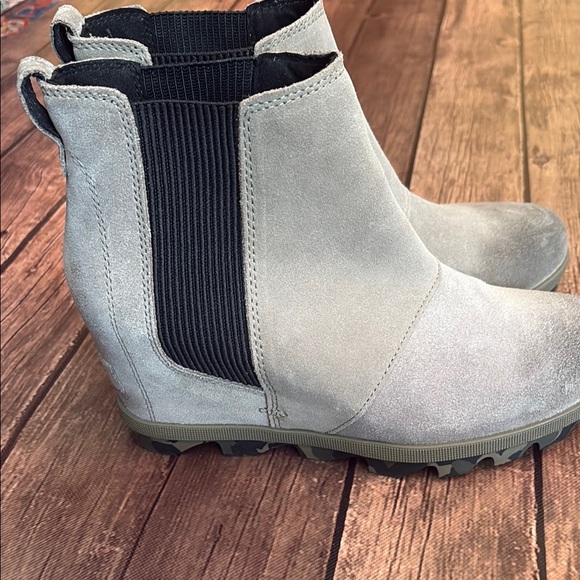 Sorel Joan of Artic Wedge II Gray Suede Chelsea Boot Sz 8.5 - Picture 5 of 6